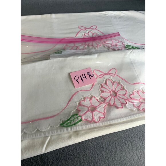 Vintage pillowcases pair pink floral embroidered scalloped edges cotton standard - Picture 11 of 11